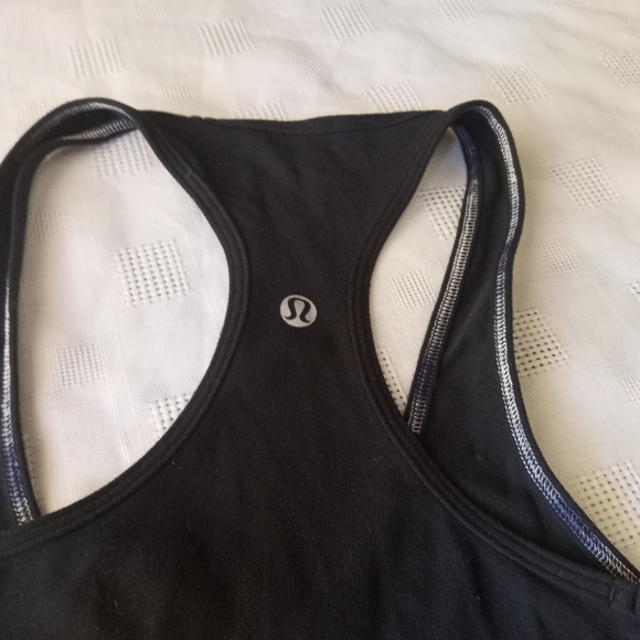 Lululemon - Picture 6 of 6